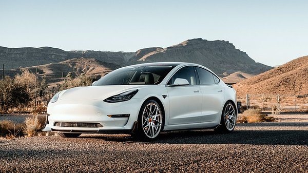 Assurance tesla : garanties essentielles pour une protection optimale